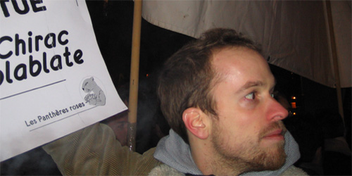 «L'homophobie tue, Etat complice!»