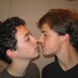 Une bien piêtre image de l'homosexualité, dénoncée à juste titre par mes voisins.