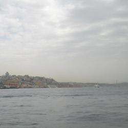 Comme à San Francisco, la mer est partout, l'occident se devine partout. On est comme dans les villes début de siècle des films de Miyazaki.