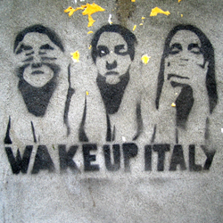 «Il faudrait que je sois lucide un jour. -- Devant tes juges?» (Don't Cry For Me Argentina)