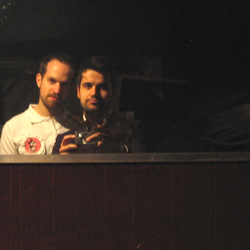 Et aussi: Emu comme une groupie de rencontrer FreakyDoll. / And also: Moved like a groupie to meet FreakyDoll.