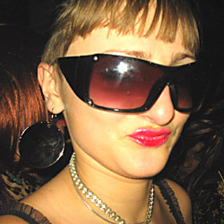 C'était *inouï* comme soirée! // This party was a never-seen-before success!
