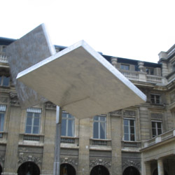 «Prends mon bras.»