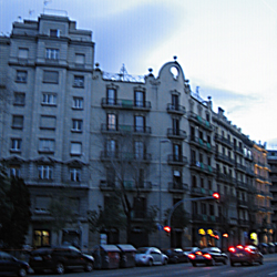 Marcher dans Barcelone, retrouver de la vie et de l'urbanité.