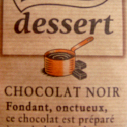 Récemment, mes amis se sont mis à m'offrir du chocolat. Il y a eu la tablette de ménage donnée avant son départ par A..., une stagiaire, la taciturne spécialiste des conflits gelés et qui, peut-être, avait un béguin pour moi.