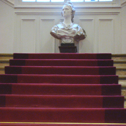 Bien sûr, on vous rappelle tout de suite, quoique entre les lignes, que la réussite au concours n'est qu'une illusion d'optique. Derrière l'exaltation républicaine et l'éphémère coup de fouet pour la confiance en soi, on sent très vite que le plus dur ne fait que commencer.